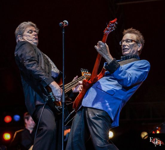 Donnie Dacus with Peter Cetera Live 2016